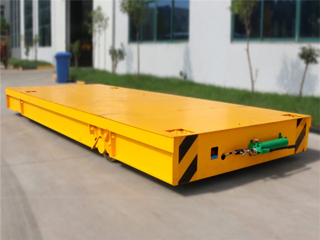 steerable trackless transfer carts